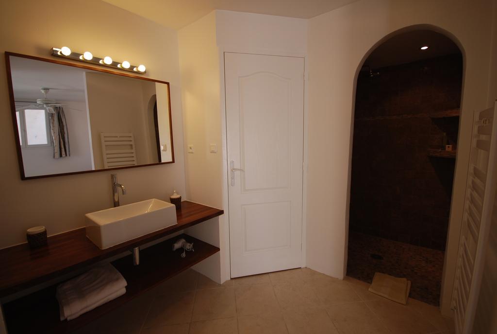 Aloasis Bed and Breakfast Grimaud Δωμάτιο φωτογραφία