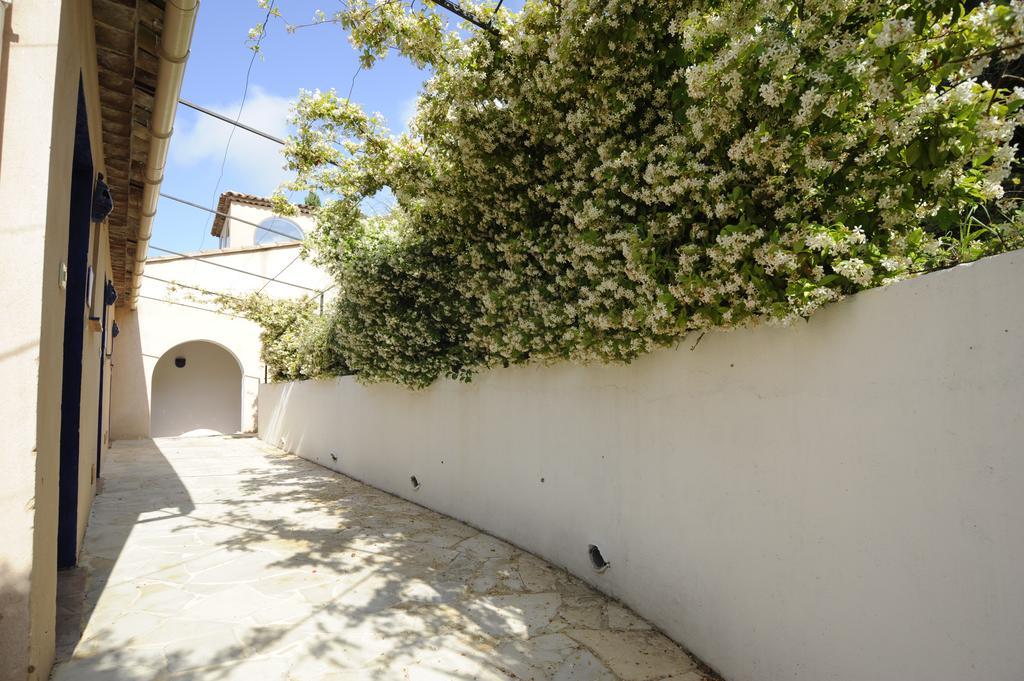 Aloasis Bed and Breakfast Grimaud Εξωτερικό φωτογραφία